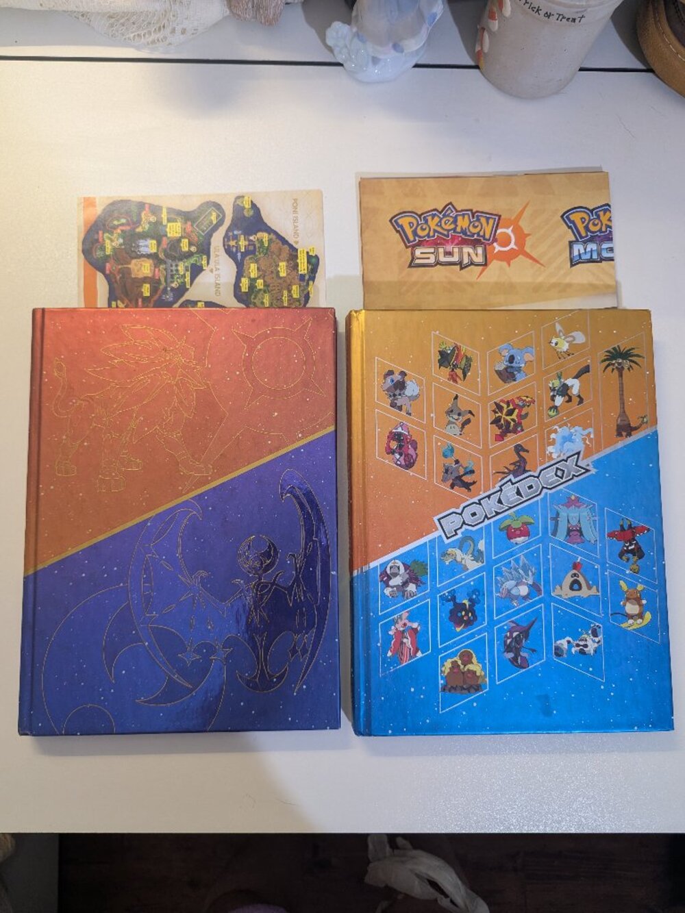 Pokemon Sun & Moon Collector's Edition Strategy Guide and Pokedex